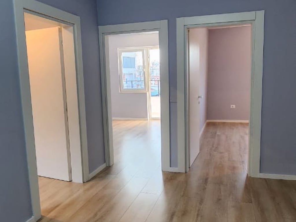 Apartment 2+1 for rent, New Market near Optika Roma 500 euros (Partially Furnished)