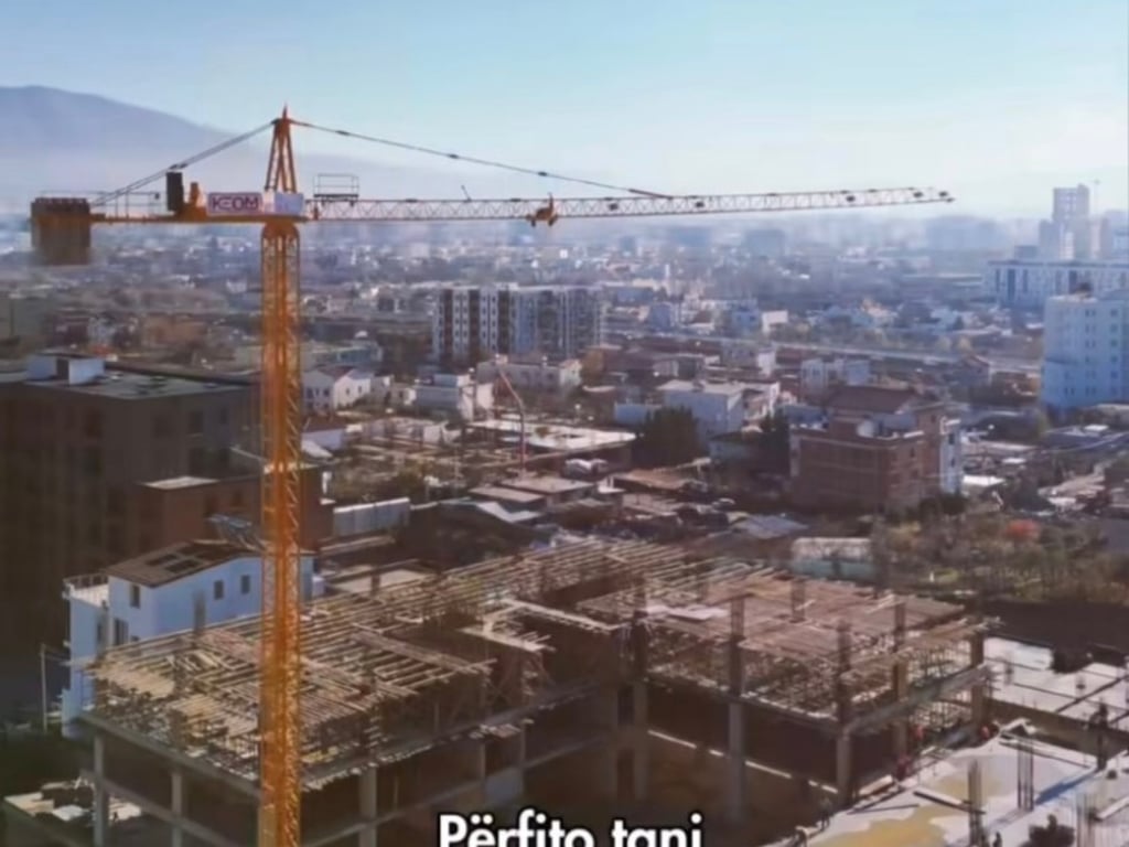 Tirane, shitet apartament 2+1+Aneks+Ballkon Kati 3, 95 m 89.595 € (Lidhja e Prizrenit, Paskuqan)