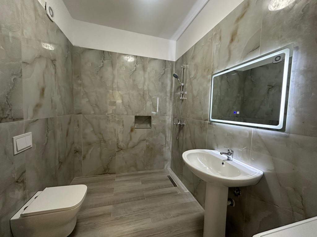 1+1 parking space for rent 📍5 Maji 📌450€