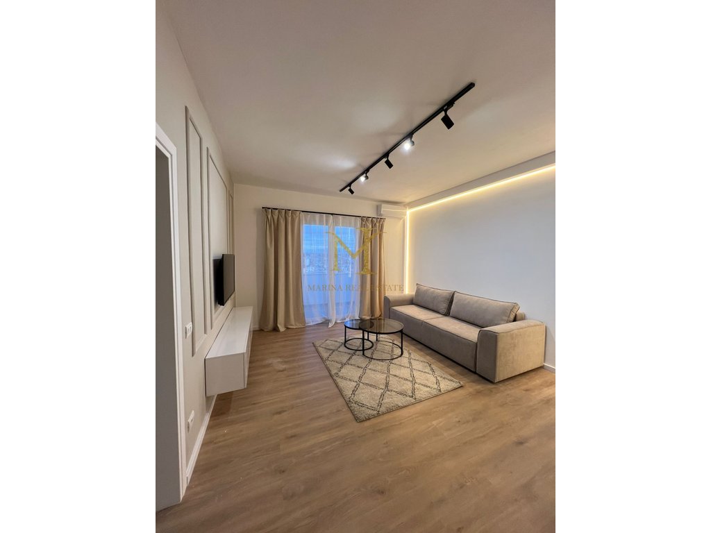 VENDESI APPARTAMENTO SUPERFICIE 75 M2 !! SPIAGGIA FERROVIA DURAZZO !!