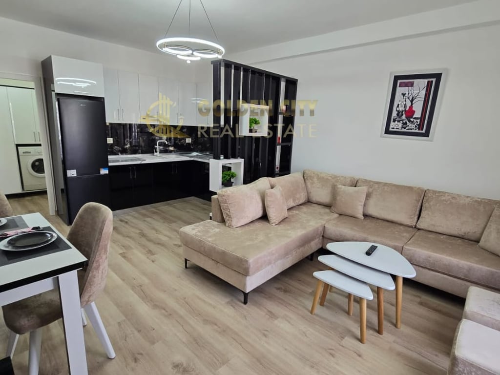 Shitet super apartament 1+1 Plazh Durres