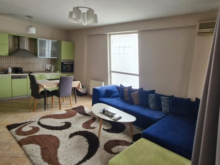 Jepet me qera apartament 2+1+2 Komuna e Parisit 