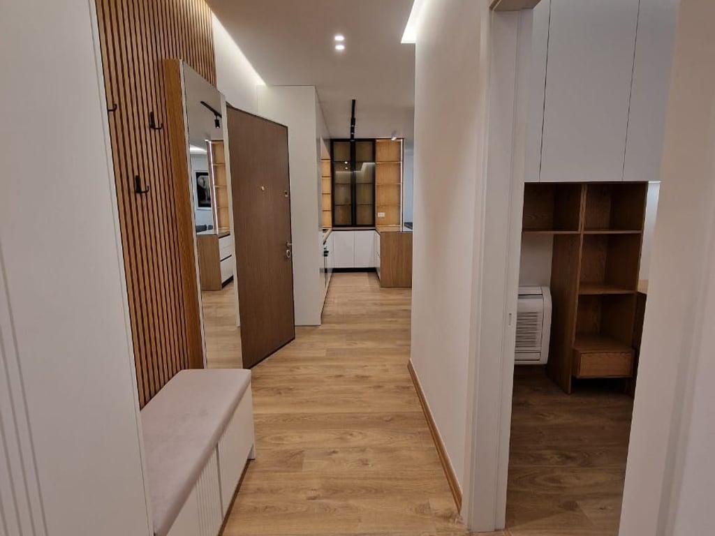 A 2+1 apartment is for rent near the Botanical Garden for 1,000 euros.