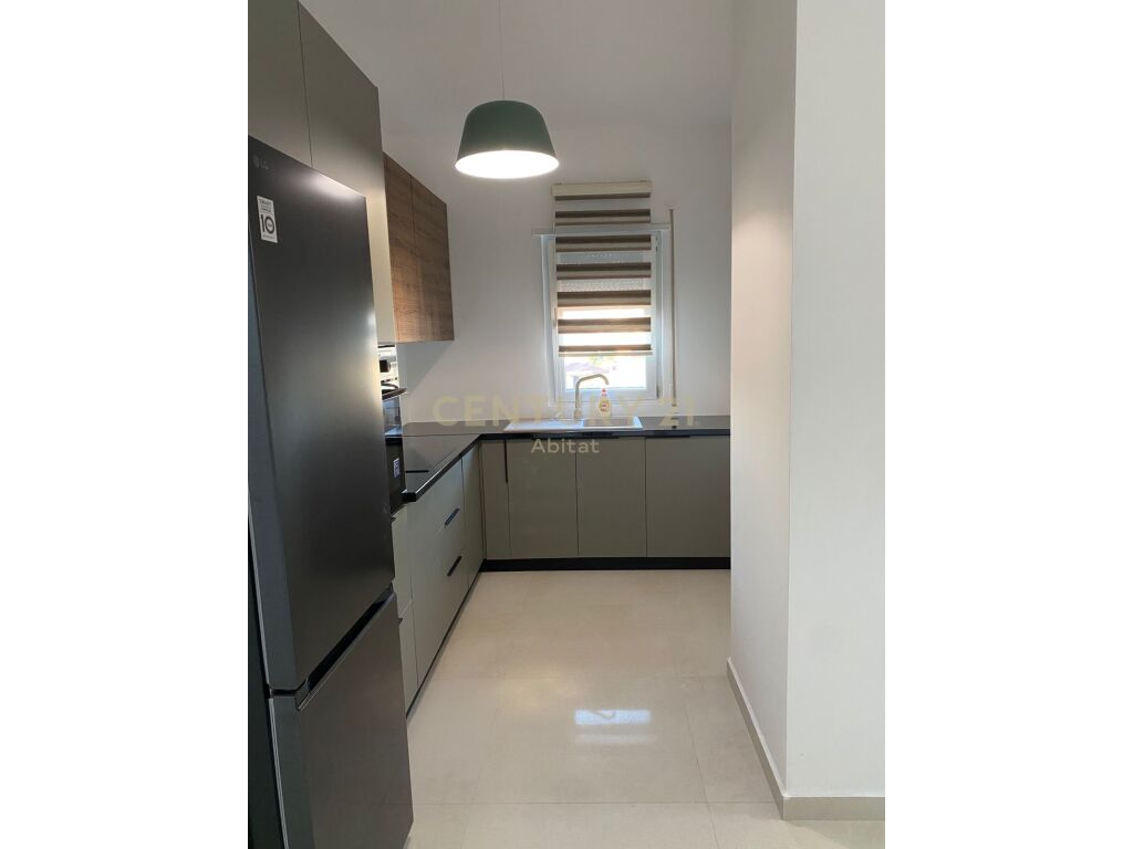 APARTAMENT 1+1 plus POST PARKIMI ME QIRA, XHAMLLIK