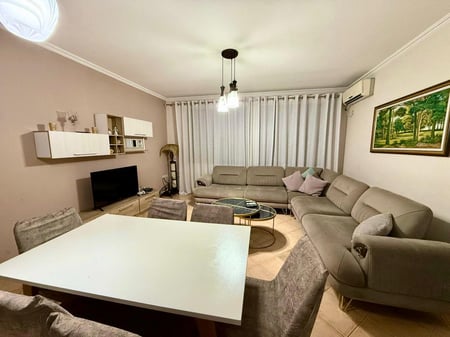 APARTAMENT 2+1+2 ME QIRA NE KINOSTUDIO