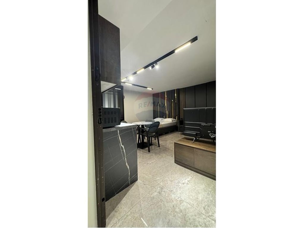 SHITEN 2 GARSONIERE PRANE MOZAIKUT, RR. KAVAJES