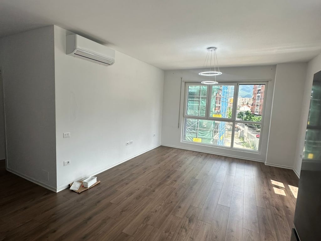 APARTAMENT ME QERA 2+1+2