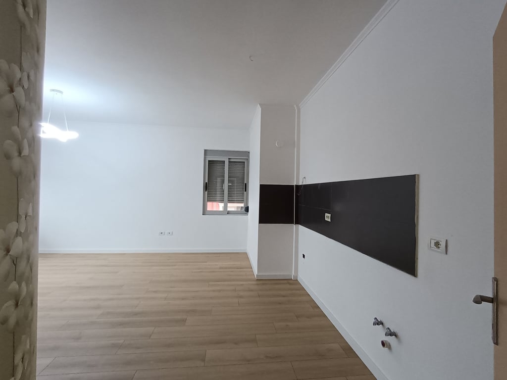Apartament 2+1 per shitje prane rrethit te Selites
