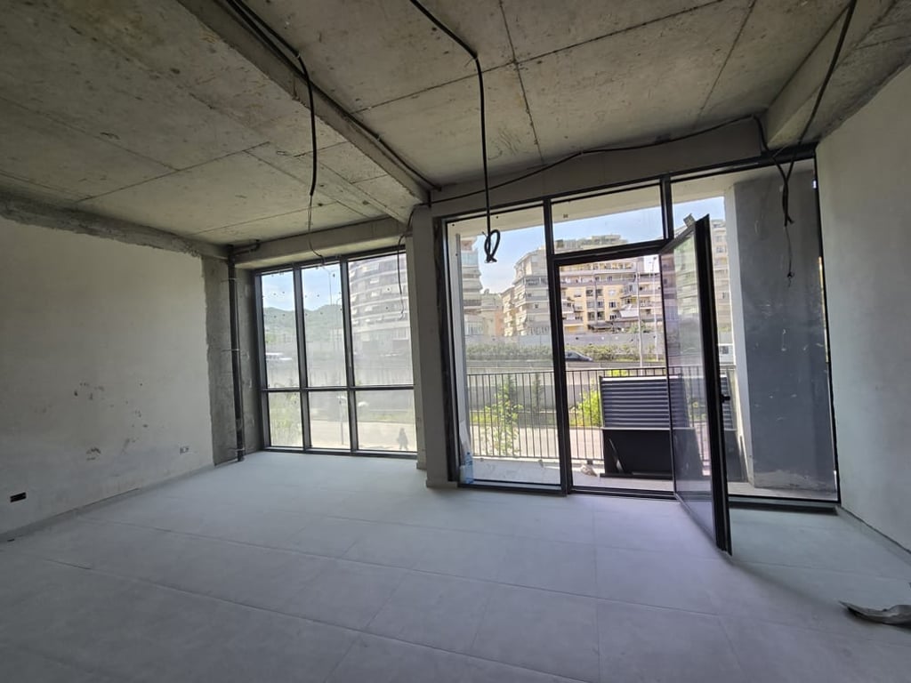 Business Open Space for Rent in Lake View Residence!