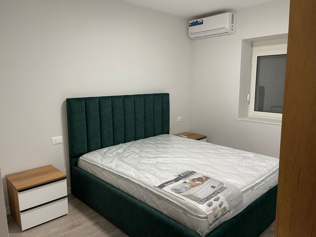 Apartament 2+1 me qira tek Xhamia e Tabakeve!