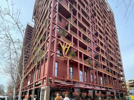 JEPET ZYRE 160 M2 ME QERA TE RRUGA E KAVAJES 2.000 EURO