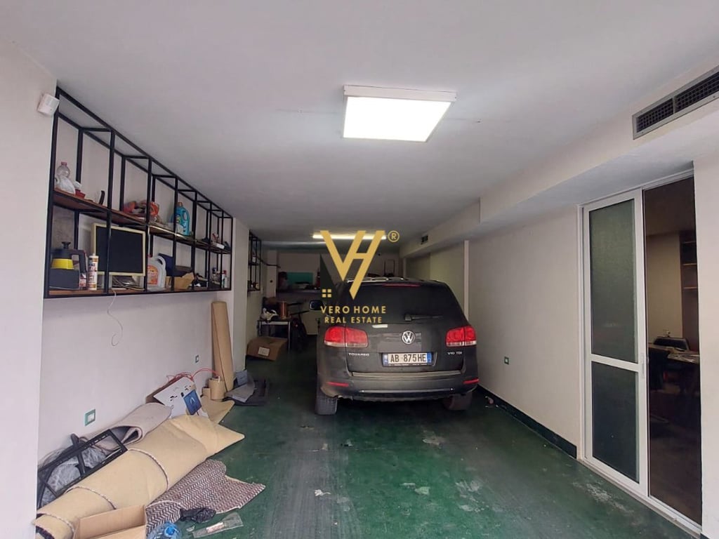 BUSINESS SPACE OF 96 M2 FOR RENT ON DIBRA STREET 60,000 LEK