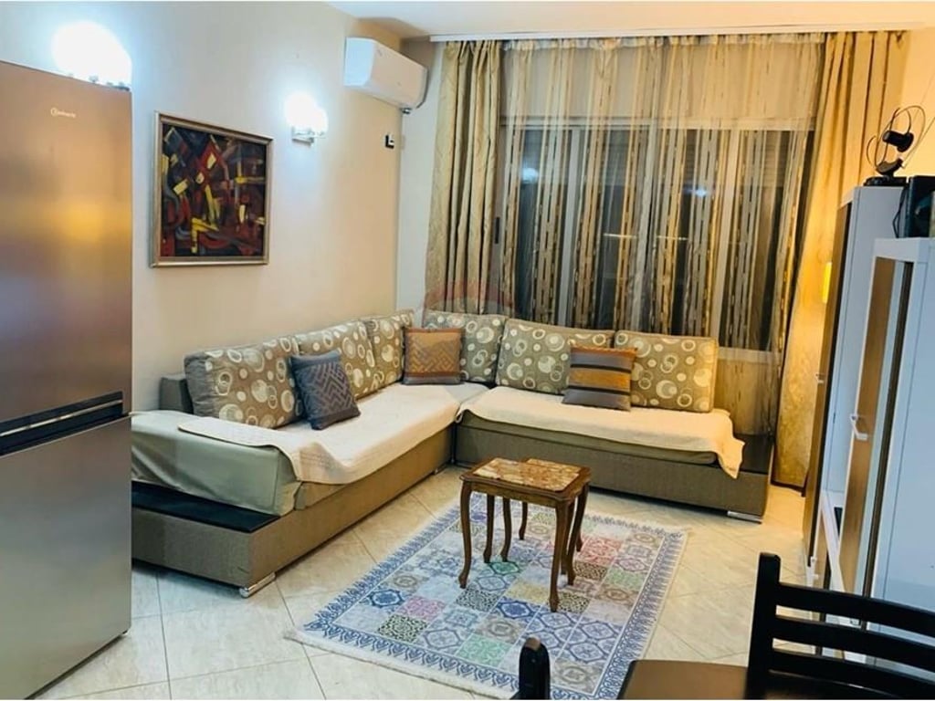 Appartamento 1+1 in affitto in Via Kavajë!