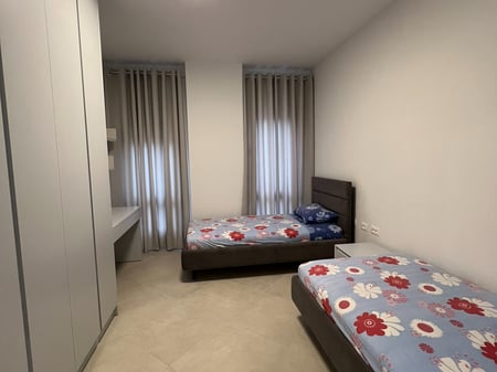 Porcelain is for rent 2+1+2.