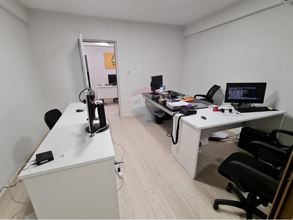 Ambient biznesi me qera, ish blloku