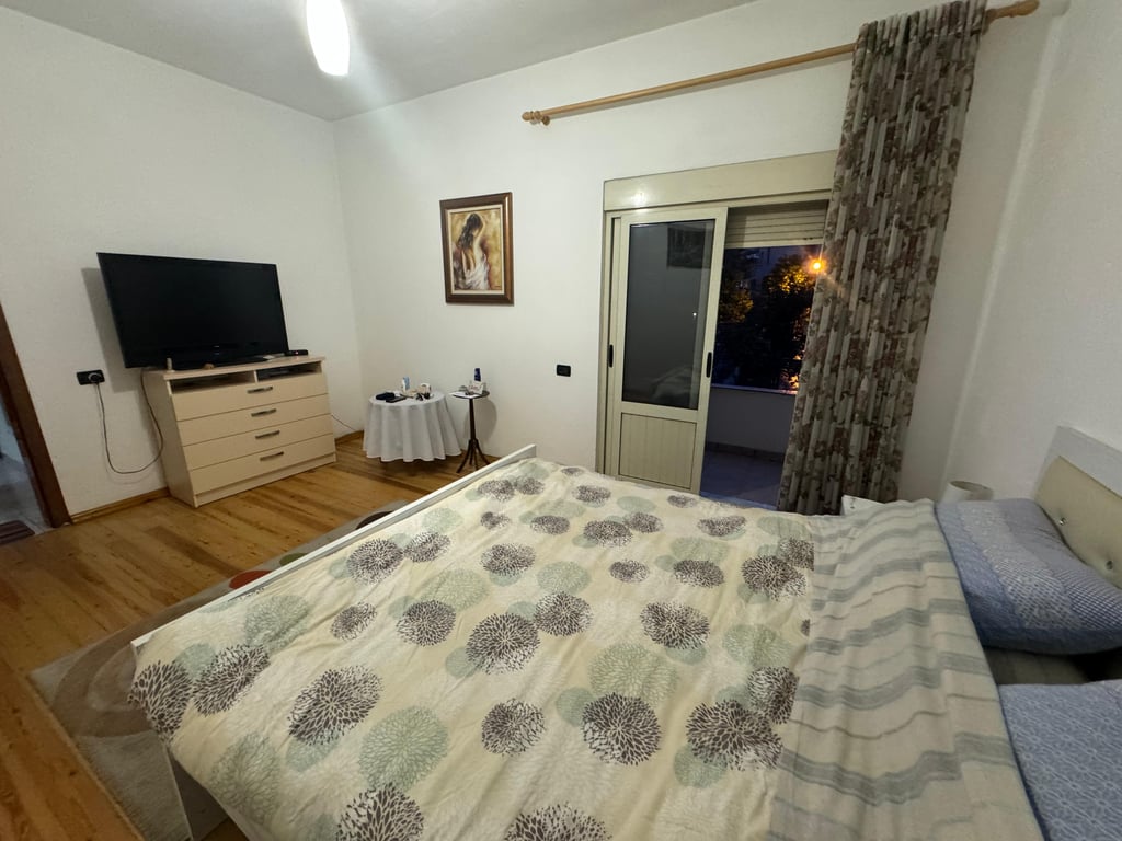 Shitet shtëpi private dy katëshe në Rrugën "Ali Visha"