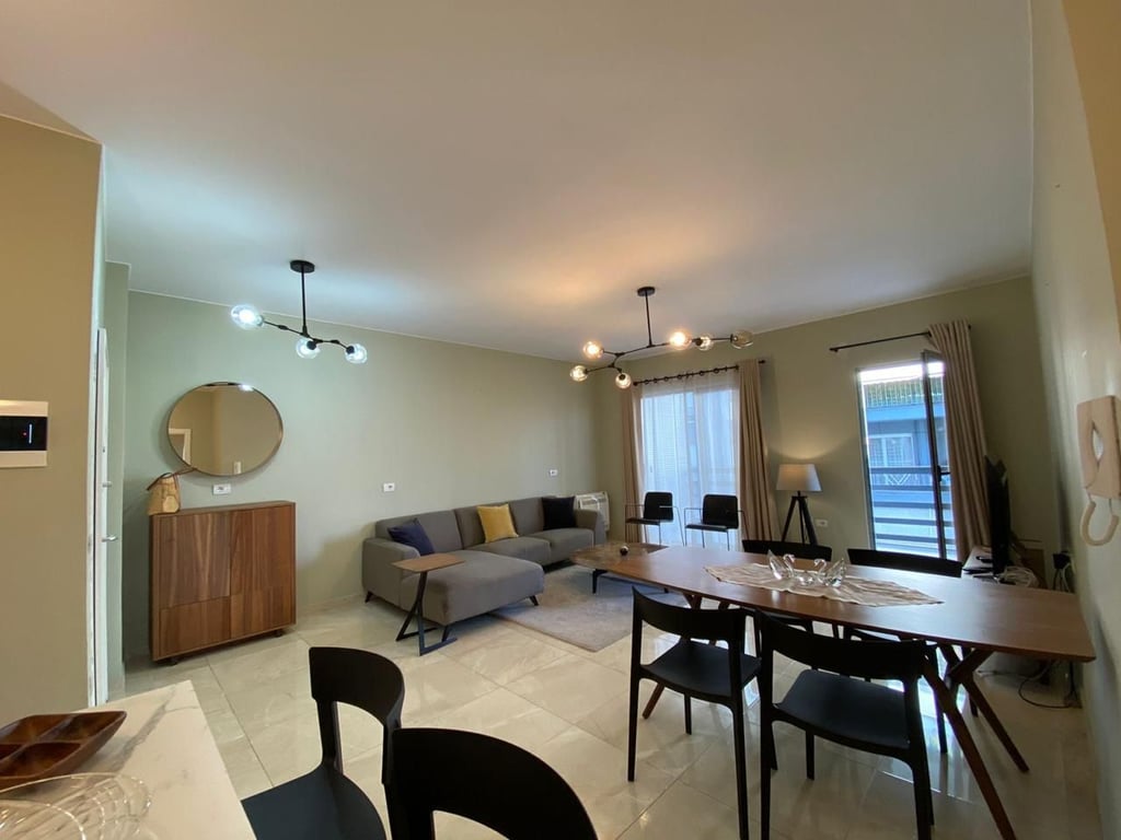 AFFITTASI Appartamento 2+1 + POSTO AUTO al Lago di Tirana