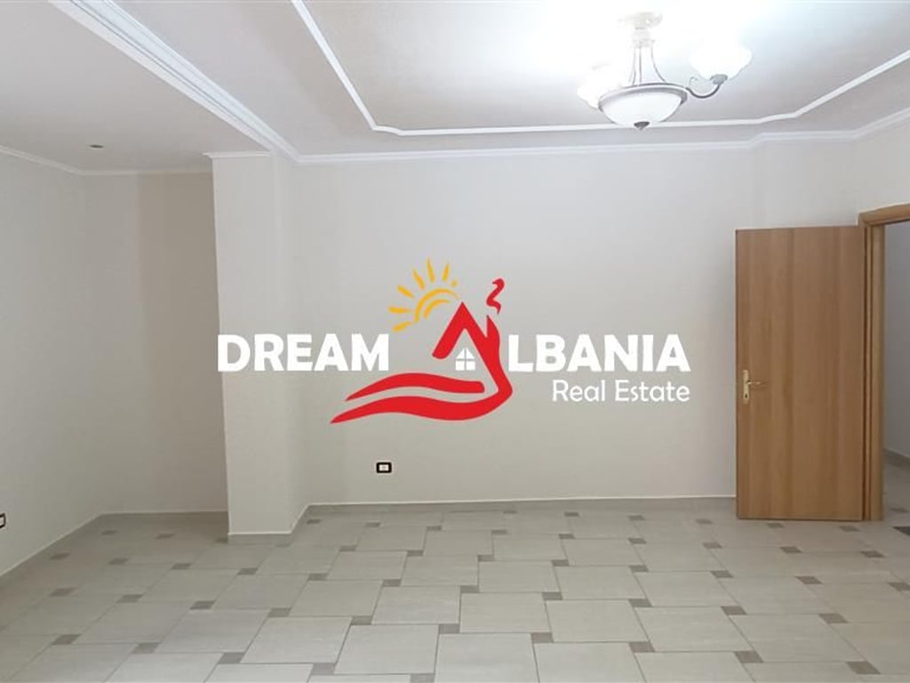 Jepet me qera apartament 3+1 per zyra ne Qender te Tiranes prane Eye of Tirana (ID 4231452)