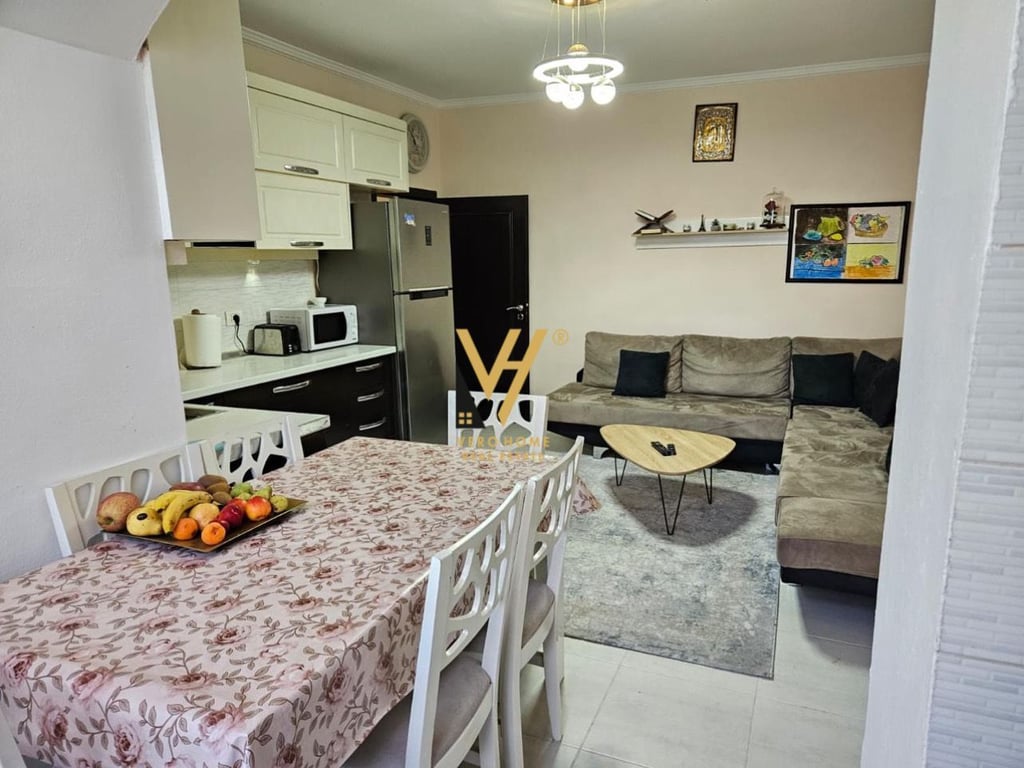 VENDESI APPARTAMENTO 2+1 IN VIA ELBASAN A 195.000 EURO