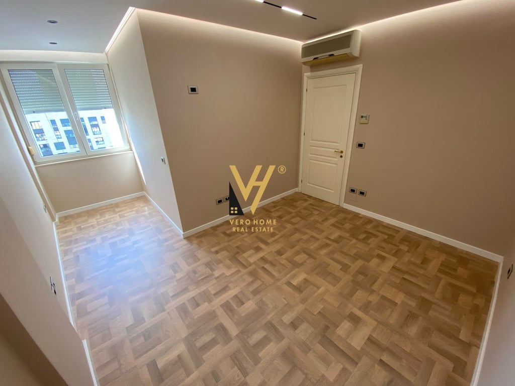 JEPET ZYRE 110 M2 ME QERA TE AMBASADOR 1, 1.800 EURO