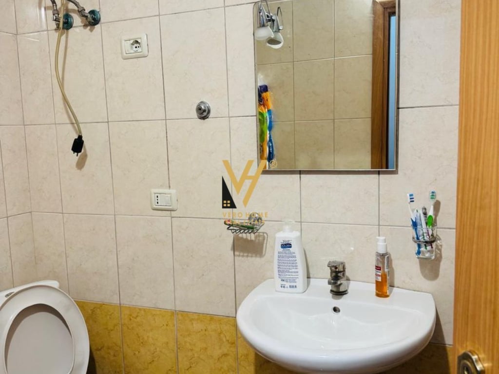 JEPET APARTAMENT 1+1+BLK ME QERA NE SELITE 450 EURO