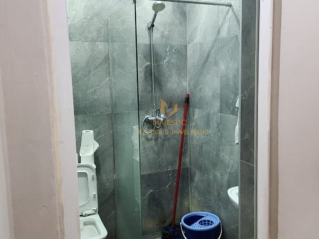 Jepet me qera garsoniere prane Sheshit Willson