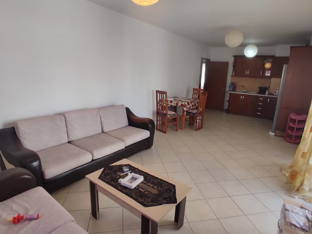 Apartament me Qera 2+1 Tek Komuna E Parisit (ID B2201292) Tirane