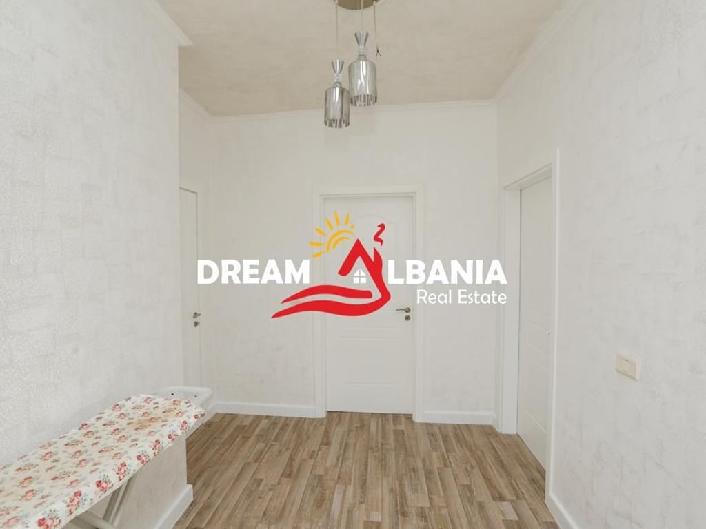 Vendesi Super Appartamento 3+1+2 in Centro, vicino ai 9 Piani a Tirana (ID 4131385)