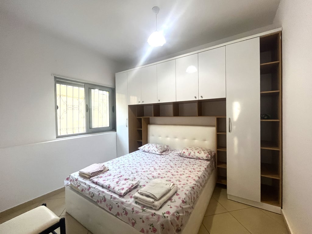 Apartament shumë i gjerë me pamje nga deti 2 / 18