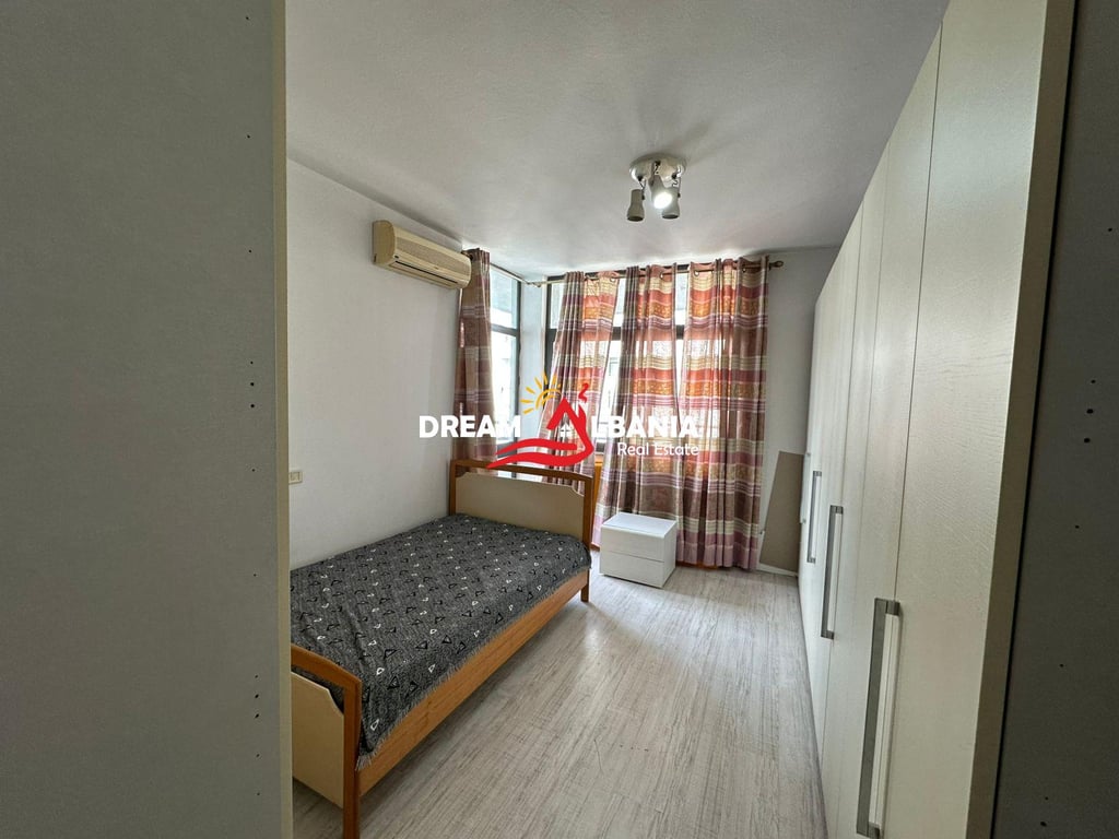 A 2+1 apartment is for rent on Zogu i Pare Boulevard near the Ministry of Justice (ID 42215264).