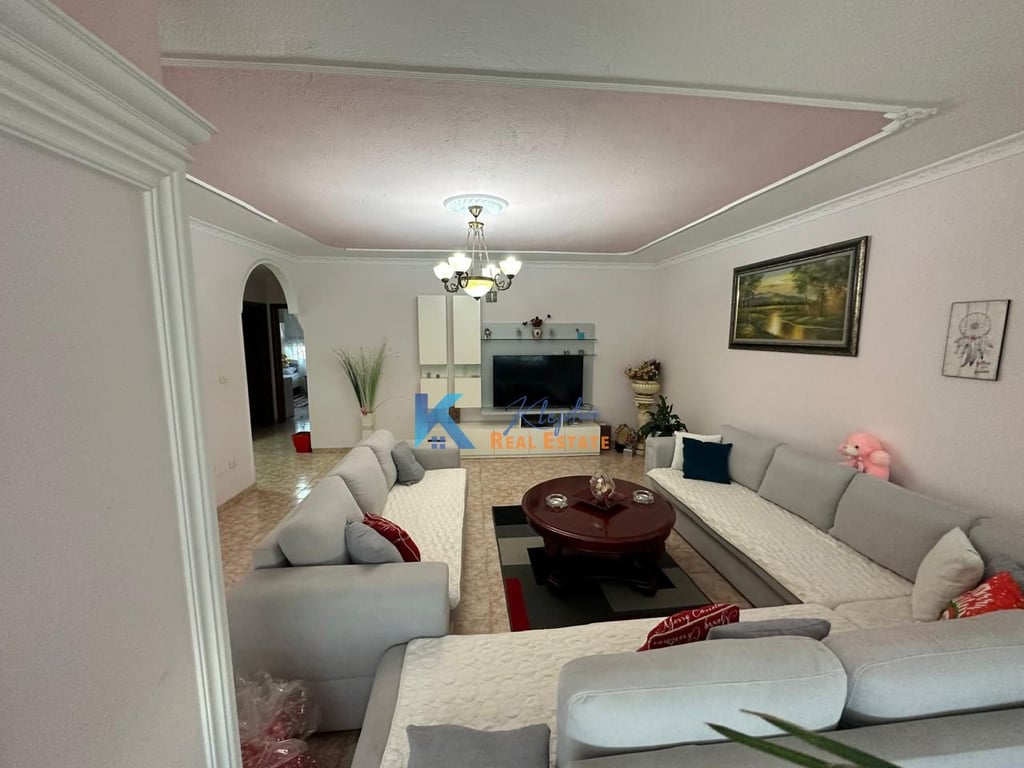 Apartament 2+1+2 per qira te Pallati me Shigjeta