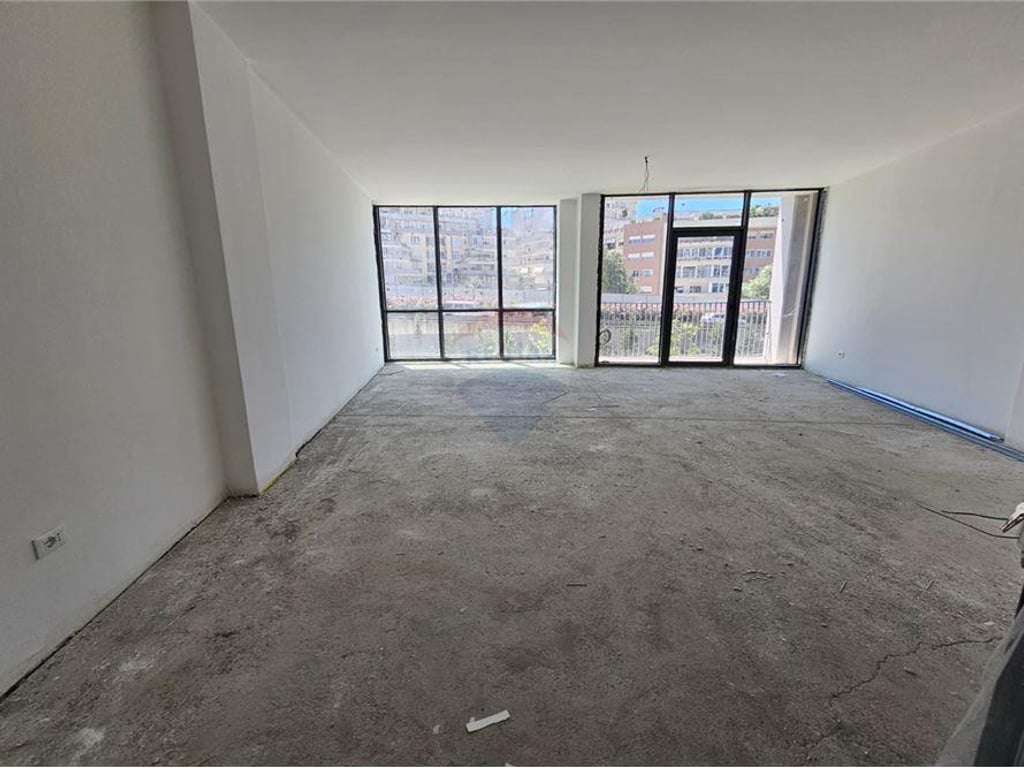 Business unit for sale at Lake View