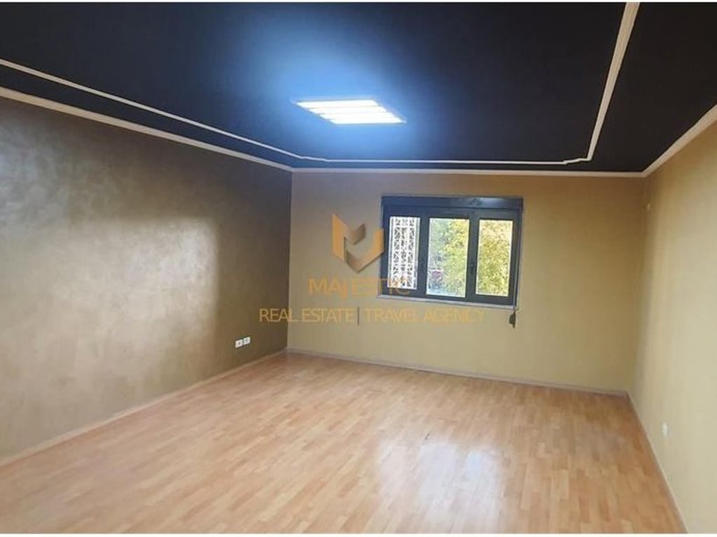 A 3+1+2 apartment is available for rent for offices in the center of Tirana, Rruga Kavajës.