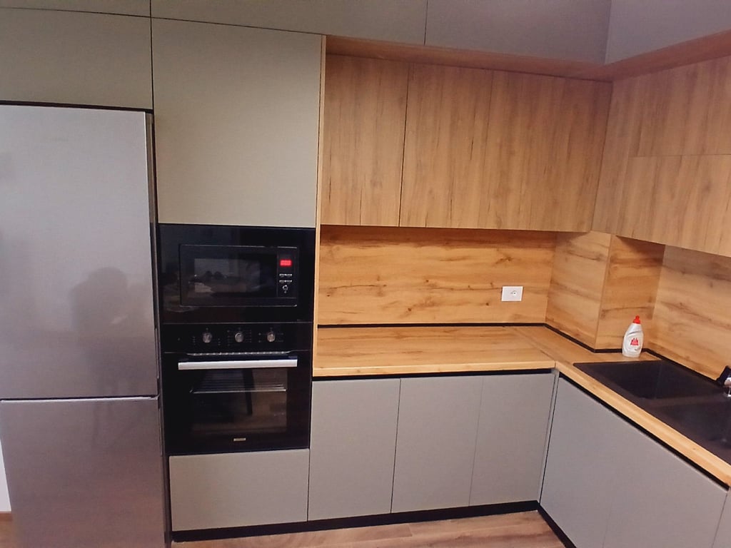 Apartament 2+1+ parkim per qira te Pazari i ri