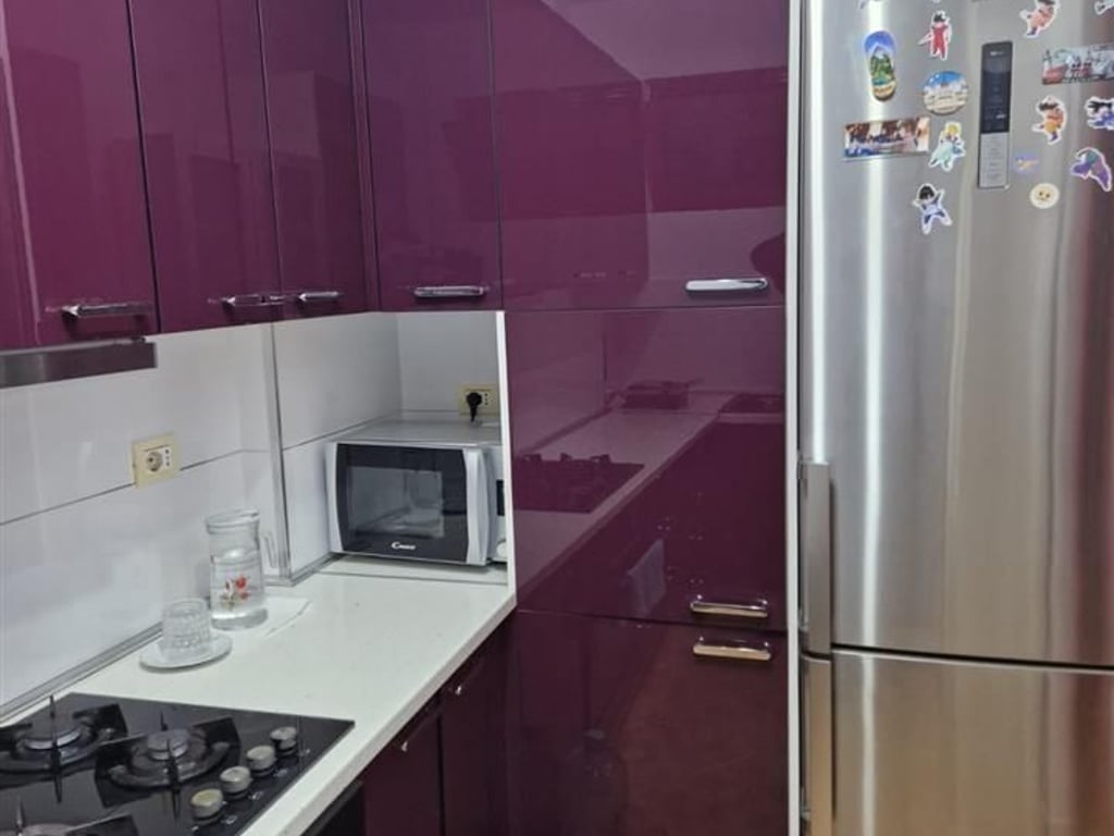 Affittasi appartamento 3+1+2+parcheggio in zona Zogu Zi.