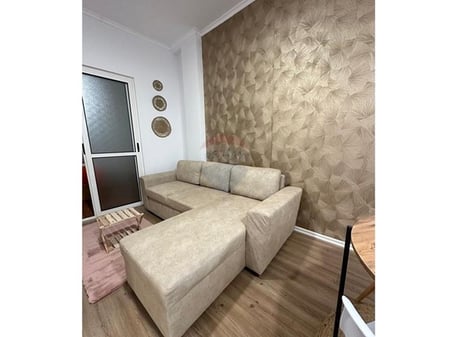 Shitet Apartament ne Zemer te Bllokut, Tirane