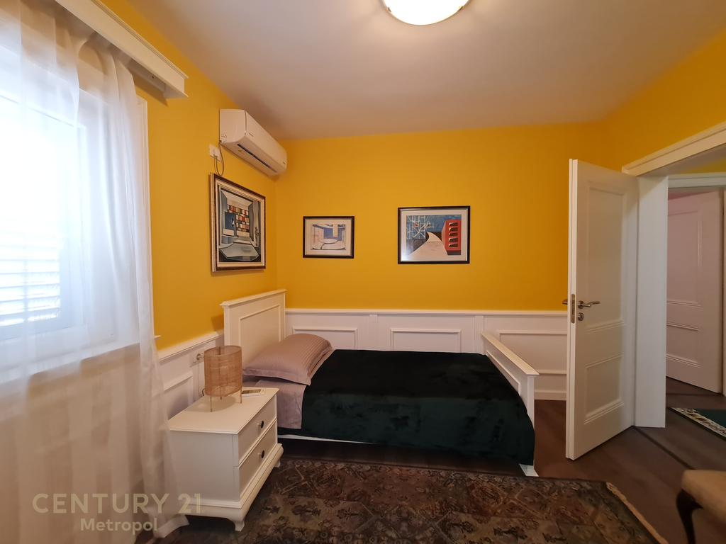 For rent, a 2+1 apartment, Kinostudio.