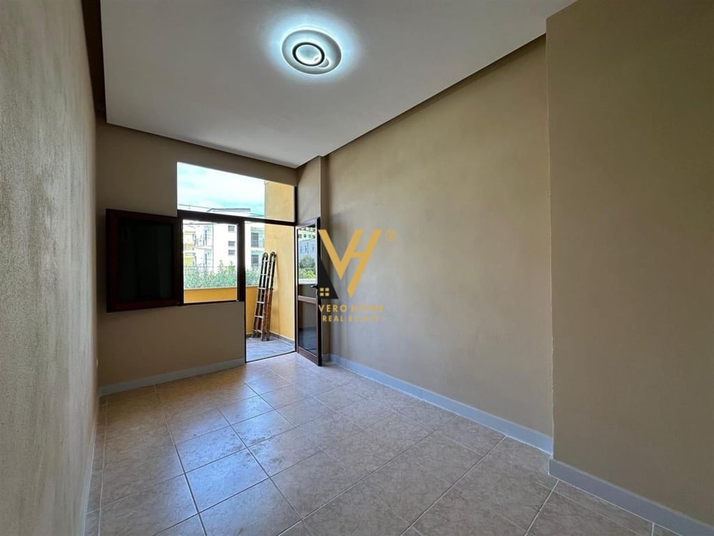 VENDESI APPARTAMENTO 3+1+BLK A DURAZZO 120.000 EURO