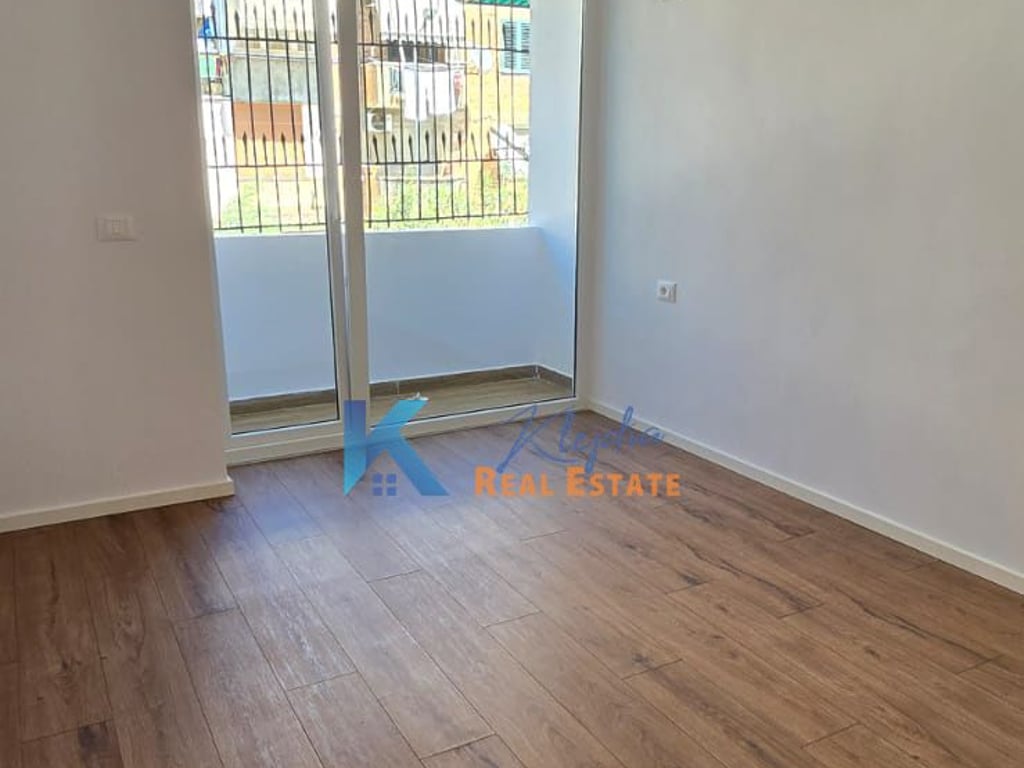 1+1 per SHITJE te 21 Dhjetori, afer Mozaikut te Tiranes