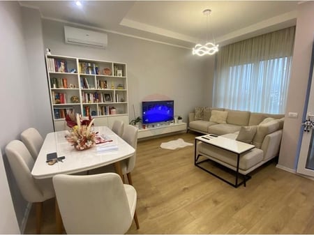 Apartment 1+1 with parking space for rent at Jordan Misja.
