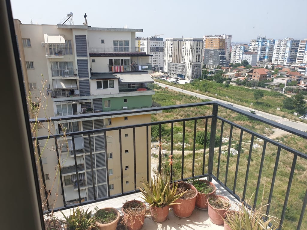 Apartament 1+1 me qira tek fusha Aviacionit