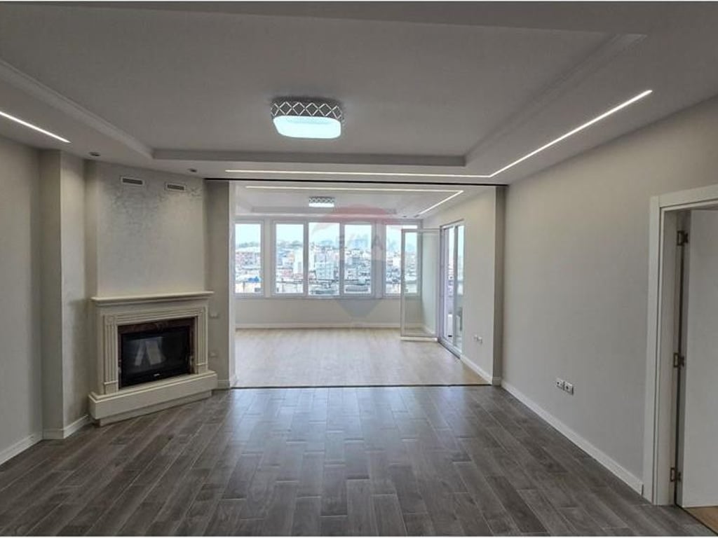 3+1 Apartment with Terrace for sale in Xhamllik!