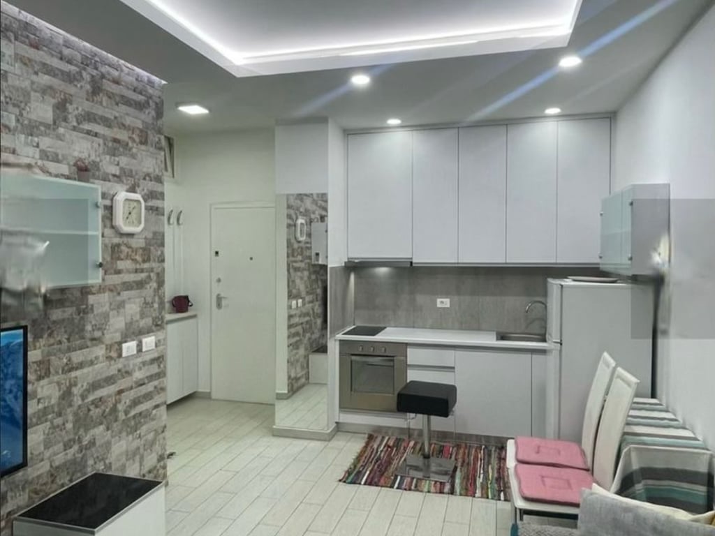 Jepet Apartament 1+1 me Qira  Kompleksi Kika 2, Komuna e Parisit