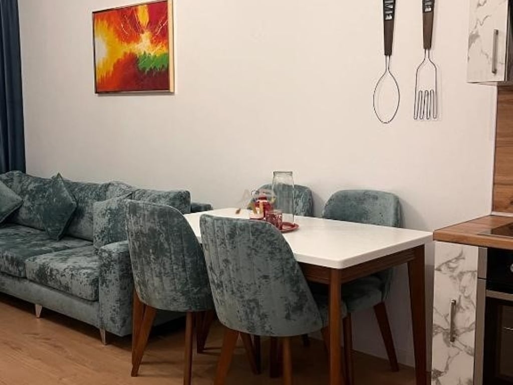 Jepet me qera apartament 1+1 ne pallat te viteve 2024 me ashensor, Tek Qyteti i Nxënësve