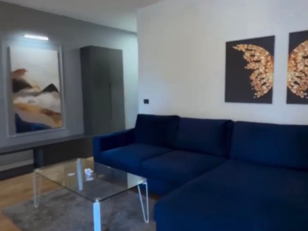 Apartament 1+1 tek Komuna e Parisit prane Kika 2