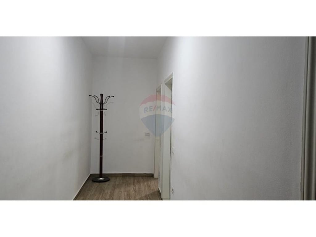 Shitet apartament 1+1 tek 5 maji