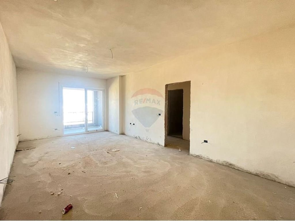 Apartament 2+1 per shitje tek 5 Maji!