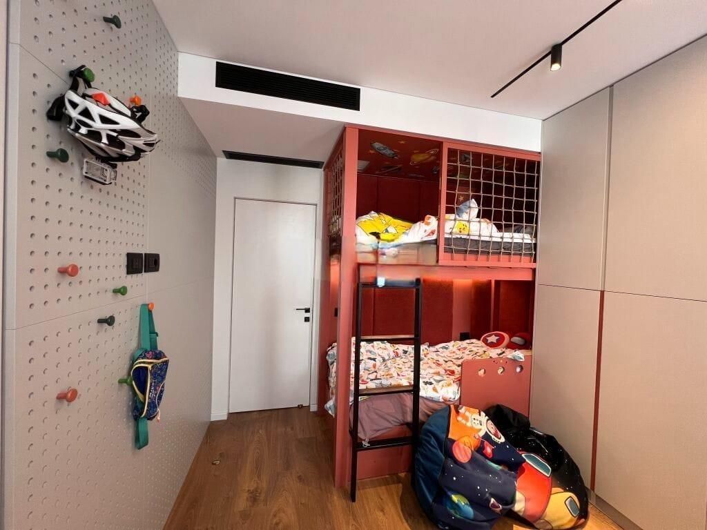 2+1 APARTMENT FOR SALE ON BULEVARDI RI