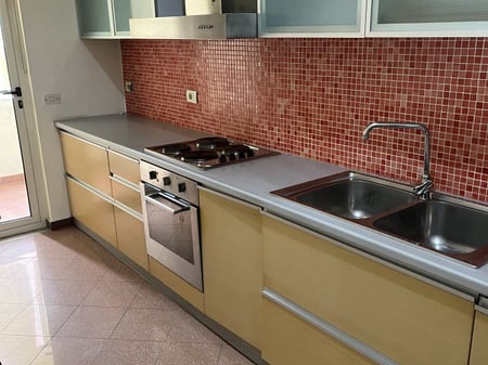 Appartamento 1+1 in affitto vicino al Pazarit te Ri, Via Hoxha Tahsim