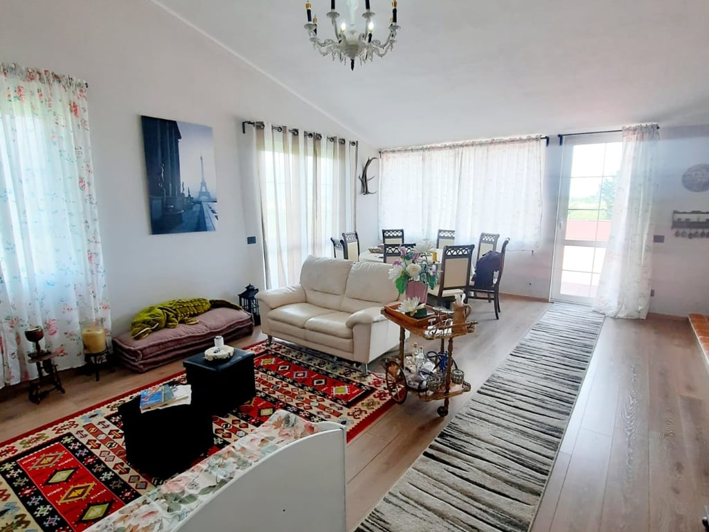 🔥Super property for sale, opportunity for agritourism🔥 Restaurant + 3500 m² of land for sale in Blerimaj, 2km from the Kavaje-Rrogozhine highway.